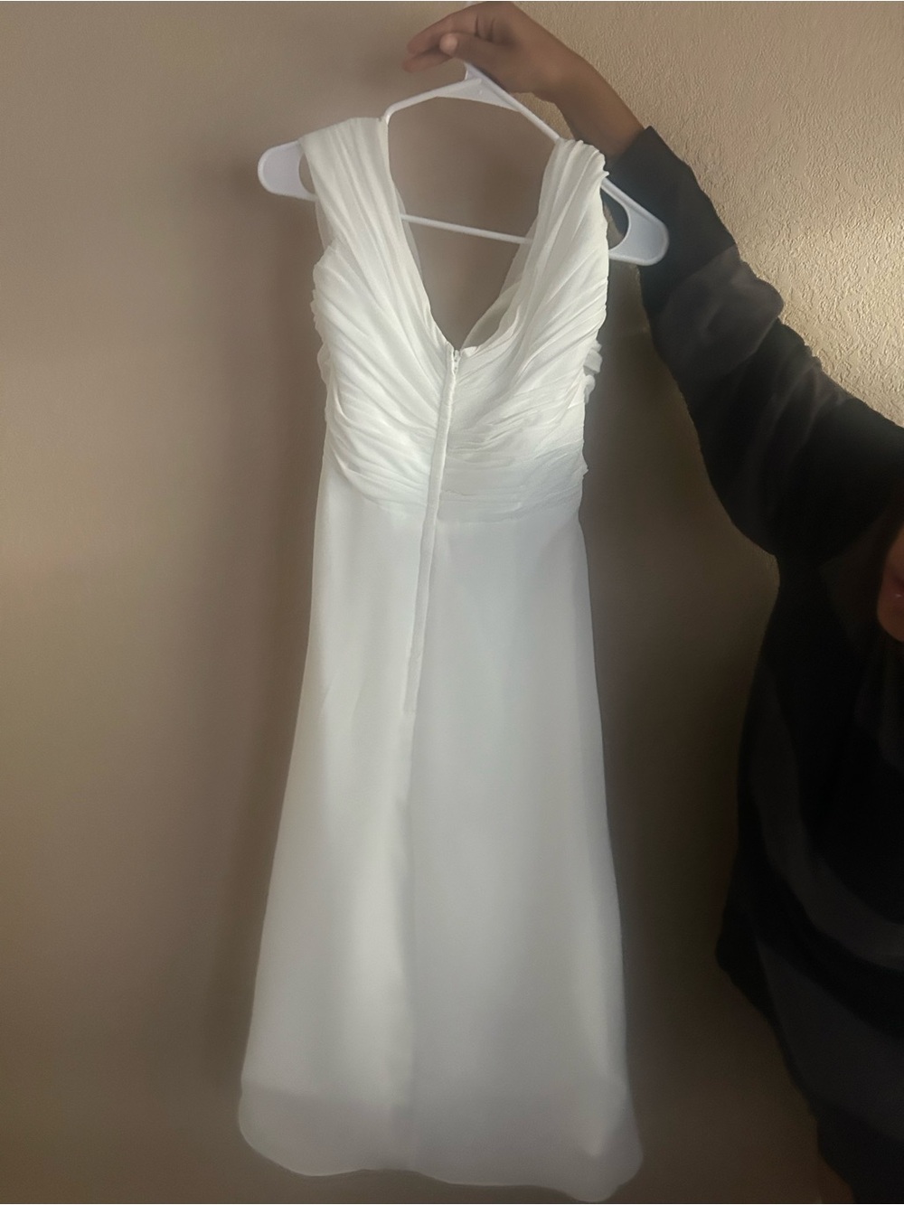 Elegant White V-Neck Chiffon A-Line Dress